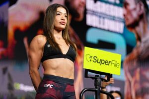 Henry Cejudo đưa ra lời khuyên thẳng thắn cho Tracy Cortez khi sa sút phong độ