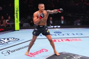 Ngôi sao UFC Sacramento nhảy vọt 3 hạng cân trong một đêm để giành chiến thắng KO
