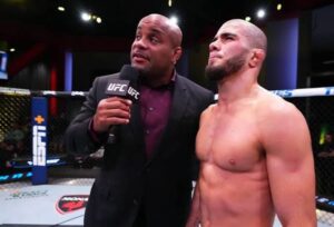 Chìa khóa giúp Joshua Van hạ gục Alexandre Pantoja tại trận tái đấu UFC
