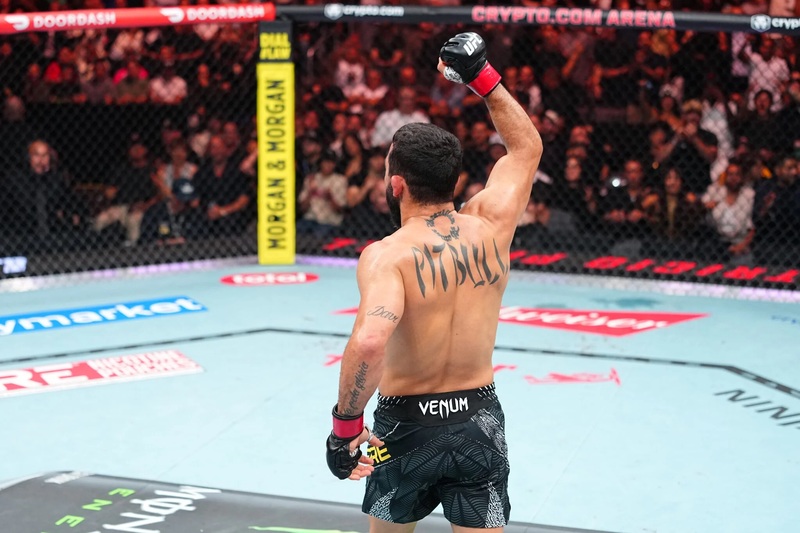 Lão tướng Patricio Pitbull gây sốc khi nhầm lẫn về hợp đồng tại UFC 331